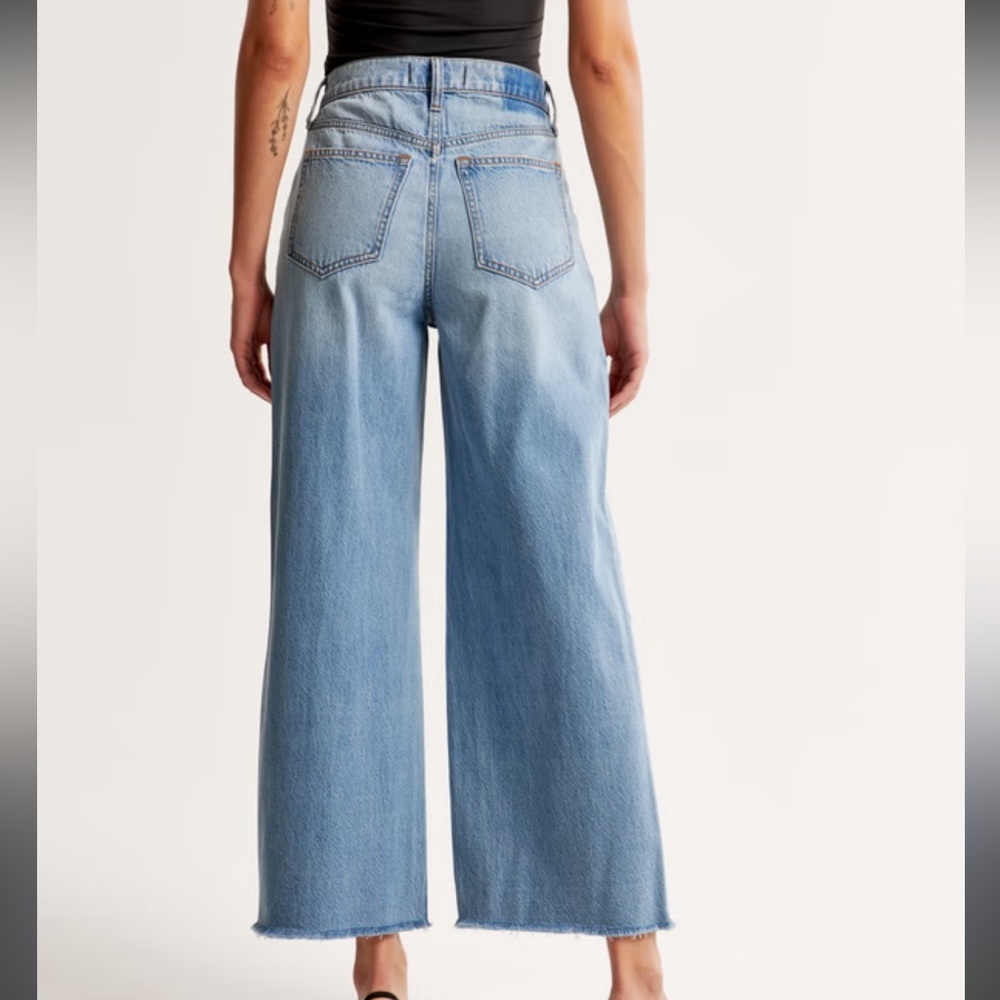 Abercrombie & Fitch Light Blue Jeans